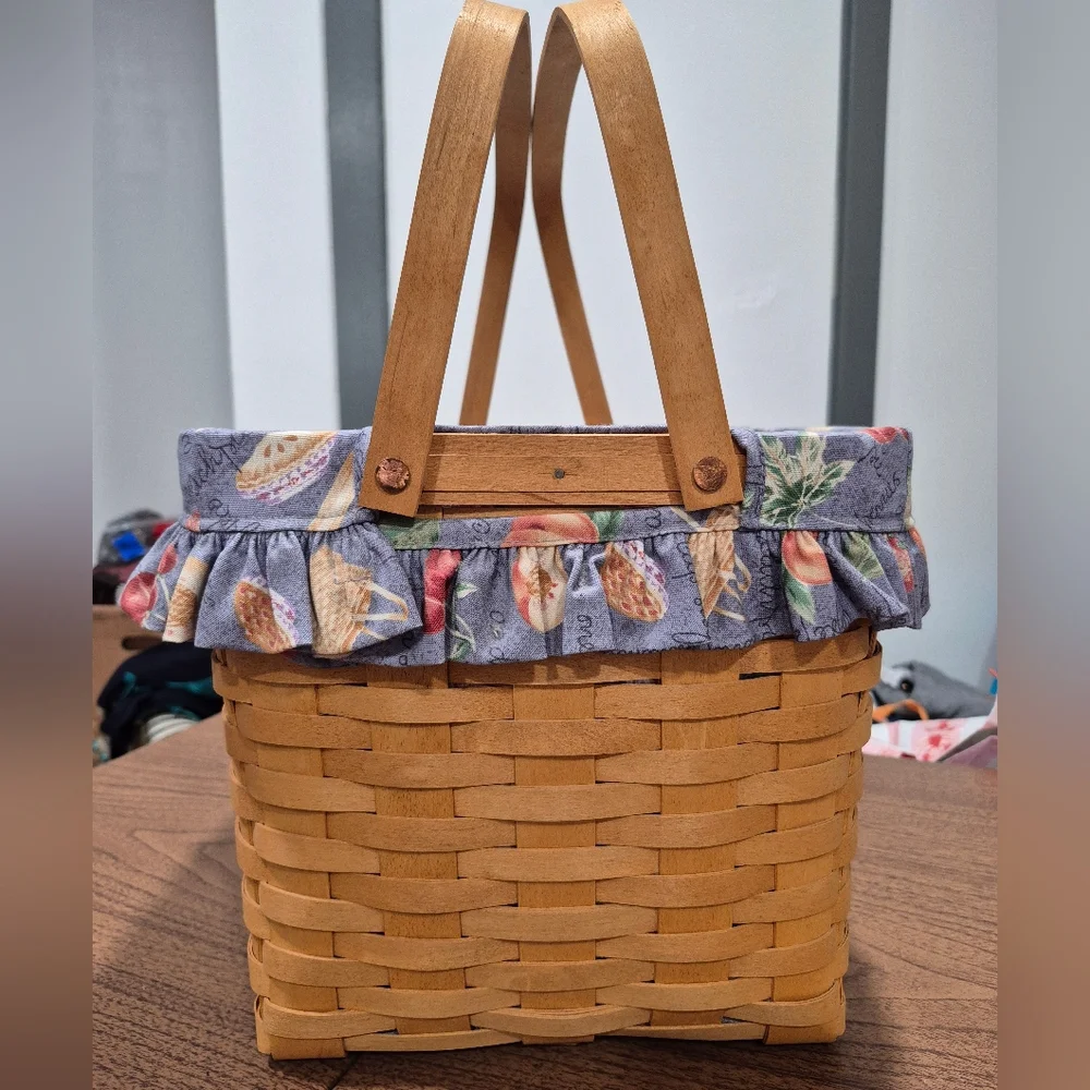 Perfect! Longaberger Grandma Bonnies Pie Basket